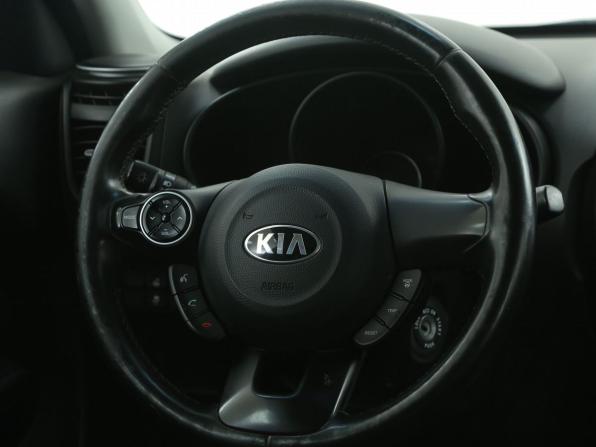 Kia Soul II Рестайлинг с пробегом 2017 года, цена 1 250 000 рублей, 133000 км, хэтчбек, Автокод Объявления