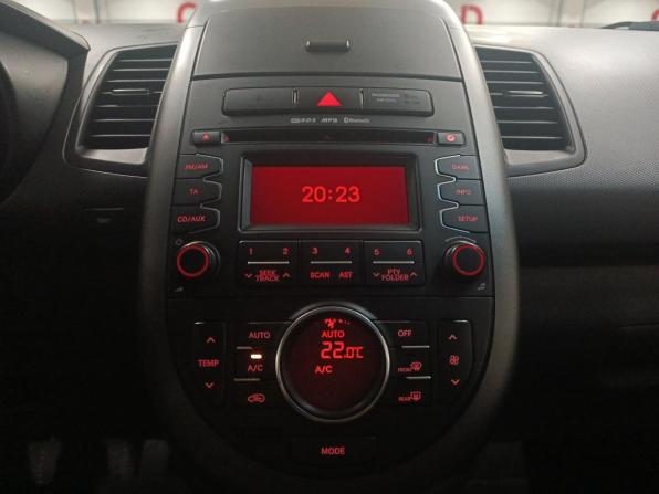 Kia Soul I Рестайлинг с пробегом 2012 года, цена 799 000 рублей, 173439 км, хэтчбек, Автокод Объявления