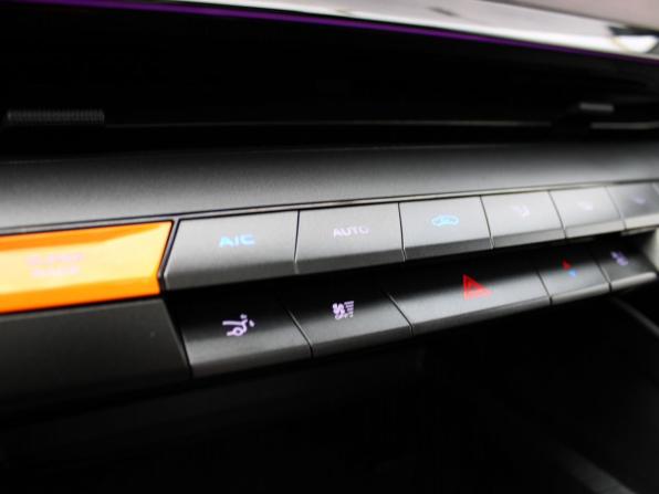 Changan UNI-V I с пробегом 2023 года, цена 2 129 000 рублей, 48697 км, лифтбек, Автокод Объявления