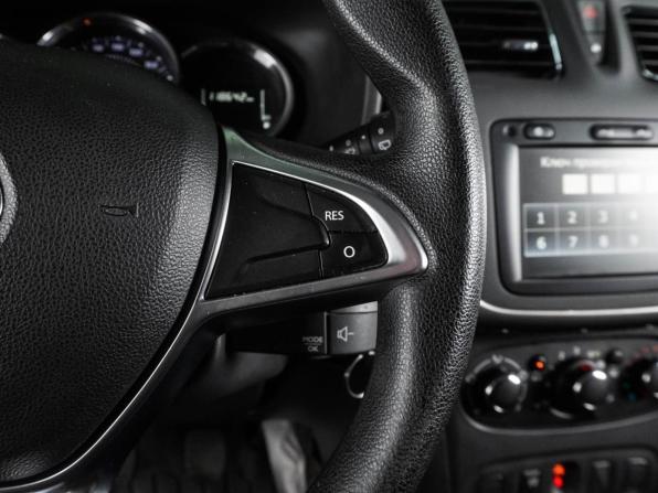 Renault Sandero II Рестайлинг с пробегом 2019 года, цена 999 000 рублей, 118641 км, хэтчбек, Автокод Объявления