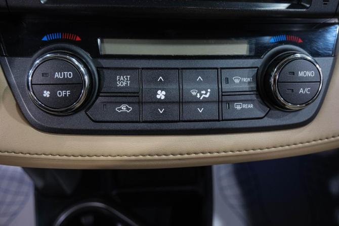 Toyota RAV4 IV (XA40) Рестайлинг с пробегом 2016 года, цена 2 999 000 рублей, 85400 км, внедорожник, Автокод Объявления
