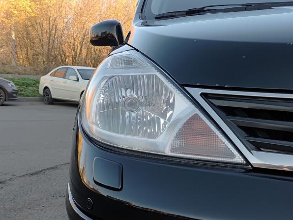 Nissan Tiida I Рестайлинг с пробегом 2010 года, цена 725 000 рублей, 135022 км, хэтчбек, Автокод Объявления