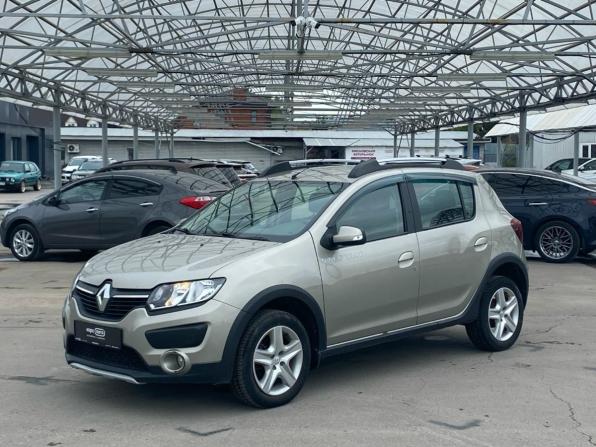Renault Sandero II с пробегом 2015 года, цена 887 000 рублей, 109922 км, хэтчбек, Автокод Объявления