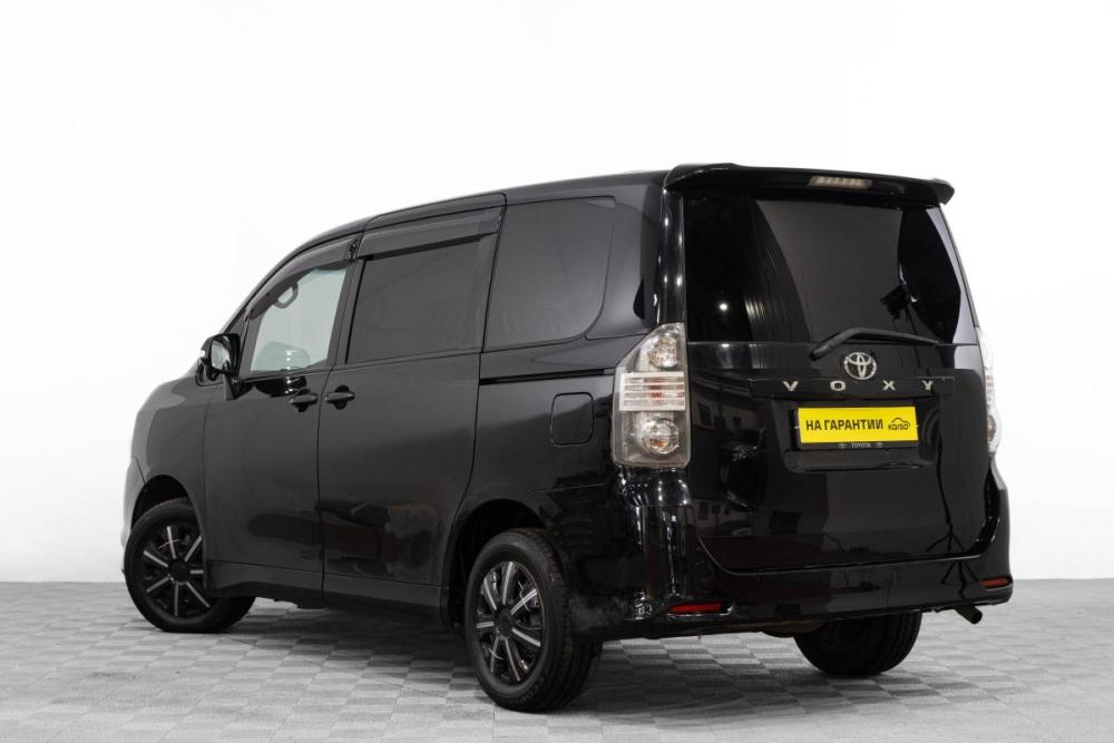 Toyota Voxy II (R70) Барнаул  - изображение 7