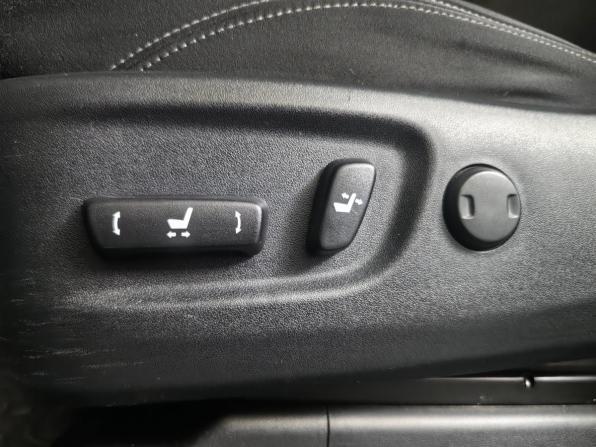 Toyota Land Cruiser Prado 150 Series Рестайлинг 1 с пробегом 2015 года, цена 3 727 000 рублей, 145643 км, внедорожник, Автокод Объявления