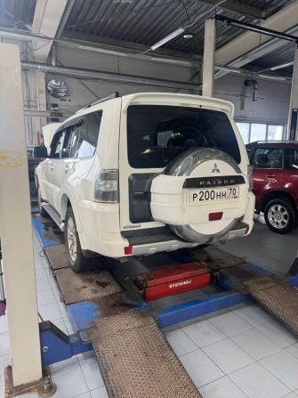 Mitsubishi Pajero IV Рестайлинг 1 с пробегом 2011 года, цена 1 849 000 рублей, 319213 км, внедорожник, Автокод Объявления