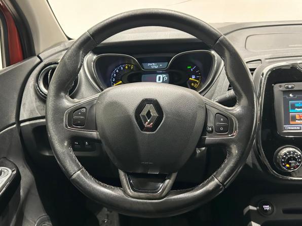 Renault Kaptur I с пробегом 2016 года, цена 899 000 рублей, 244750 км, внедорожник, Автокод Объявления