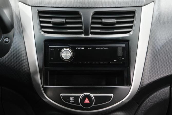 Hyundai Solaris I с пробегом 2013 года, цена 929 000 рублей, 200500 км, хэтчбек, Автокод Объявления