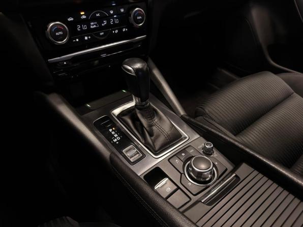 Mazda 6 III (GJ) Рестайлинг с пробегом 2017 года, цена 1 659 000 рублей, 169700 км, седан, Автокод Объявления
