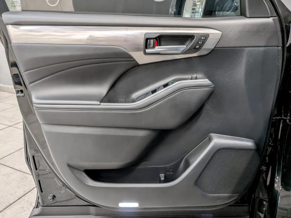 Toyota Highlander IV (XU70) с пробегом 2024 года, цена 5 350 000 рублей, 37779 км, внедорожник, Автокод Объявления