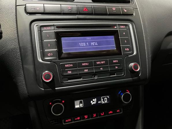 Volkswagen Polo V Рестайлинг с пробегом 2015 года, цена 550 000 рублей, 170933 км, седан, Автокод Объявления