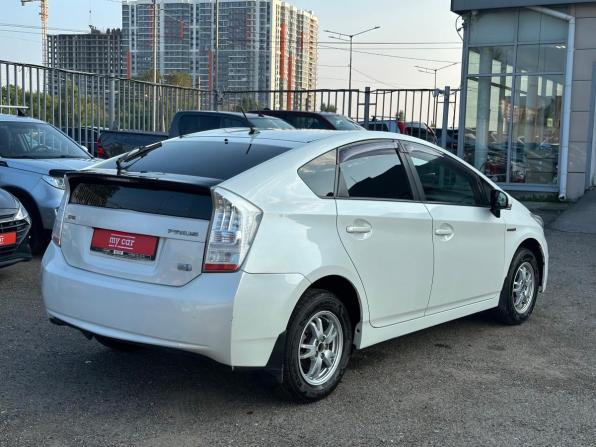 Toyota Prius III (XW30) с пробегом 2010 года, цена 1 030 000 рублей, 135000 км, лифтбек, Автокод Объявления