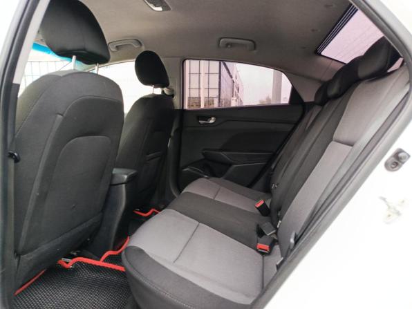 Hyundai Solaris II с пробегом 2018 года, цена 993 000 рублей, 183000 км, седан, Автокод Объявления