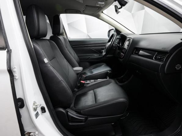 Mitsubishi Outlander III Рестайлинг 2 с пробегом 2016 года, цена 1 790 000 рублей, 225300 км, внедорожник, Автокод Объявления