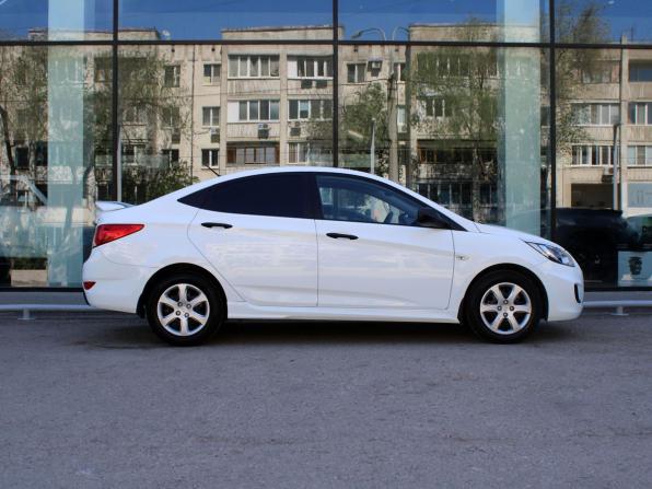 Hyundai Solaris I с пробегом 2013 года, цена 930 000 рублей, 78500 км, седан, Автокод Объявления