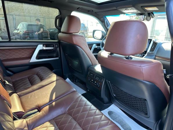 Toyota Land Cruiser 200 Series Рестайлинг 2 с пробегом 2017 года, цена 6 150 000 рублей, 184833 км, внедорожник, Автокод Объявления