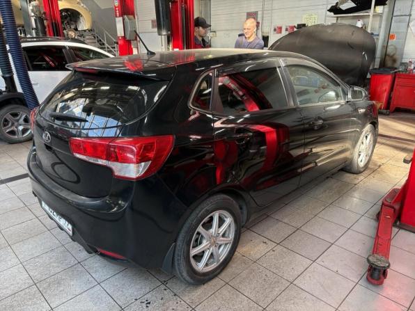 Kia Rio III Рестайлинг с пробегом 2015 года, цена 999 000 рублей, 167000 км, хэтчбек, Автокод Объявления