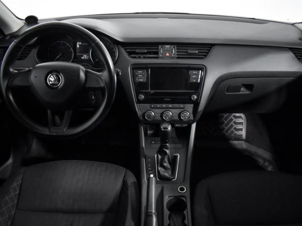 Skoda Octavia III (A7) Рестайлинг с пробегом 2017 года, цена 968 790 рублей, 320774 км, лифтбек, Автокод Объявления