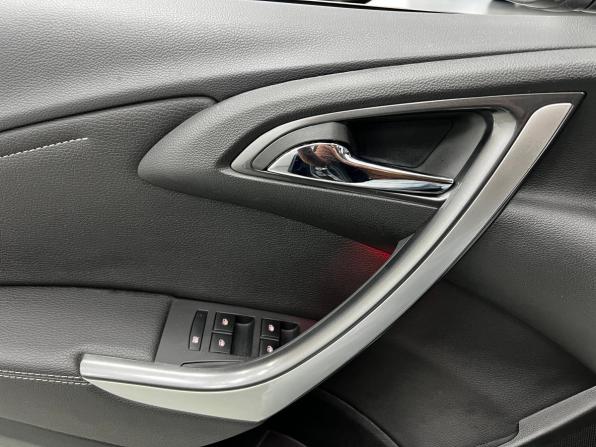 Opel Astra J Рестайлинг с пробегом 2013 года, цена 730 000 рублей, 188650 км, хэтчбек, Автокод Объявления
