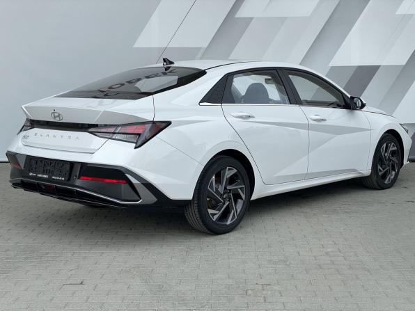 Hyundai Elantra VII (CN7) Рестайлинг с пробегом 2025 года, цена 2 820 000 рублей, 118 км, седан, Автокод Объявления