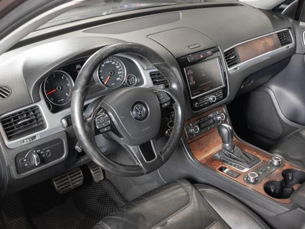Volkswagen Touareg II с пробегом 2011 года, цена 2 050 000 рублей, 319000 км, внедорожник, Автокод Объявления