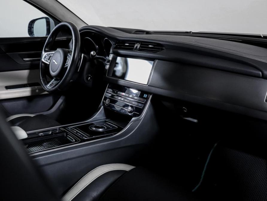 Jaguar XF II Москва  - изображение 9
