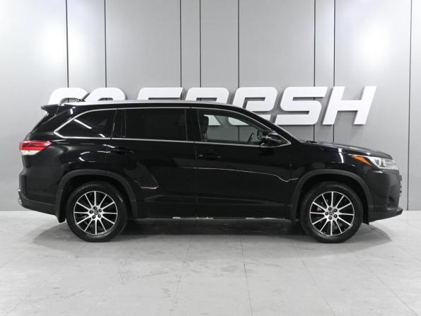 Toyota Highlander III (XU50) Рестайлинг с пробегом 2018 года, цена 3 299 000 рублей, 179681 км, внедорожник, Автокод Объявления