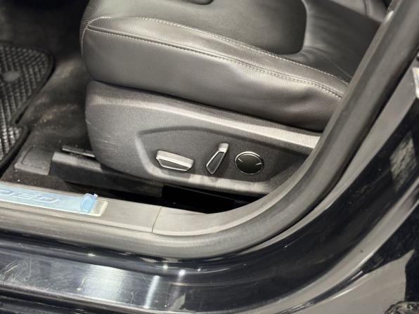 Ford Mondeo V с пробегом 2017 года, цена 1 595 000 рублей, 120000 км, седан, Автокод Объявления