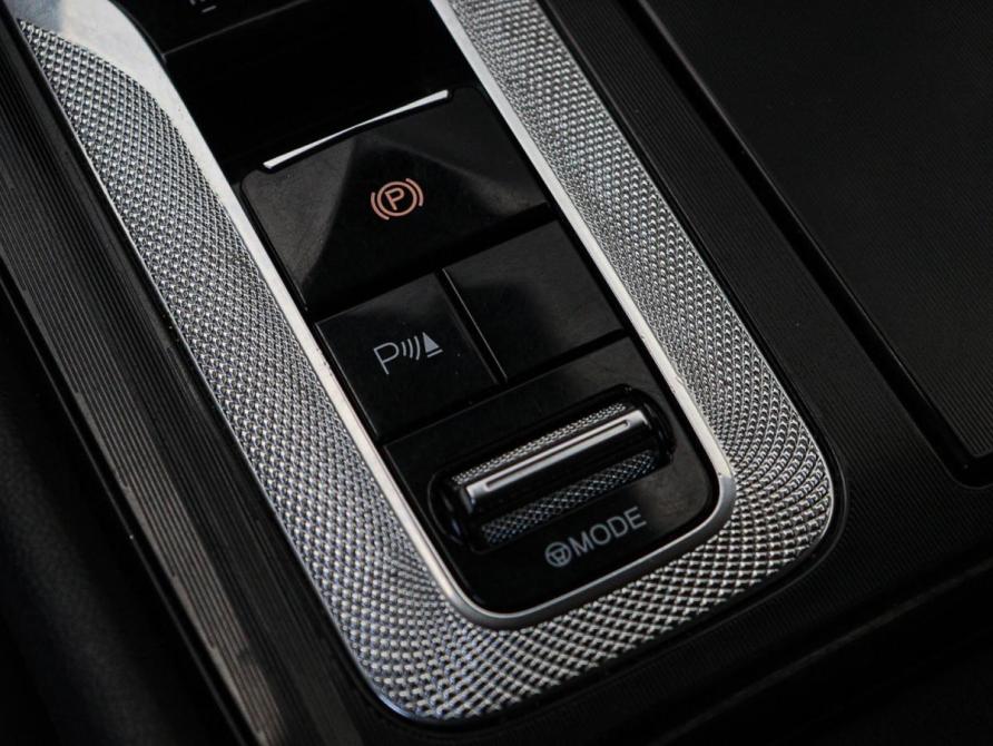 Hongqi H5 II Москва  - изображение 16