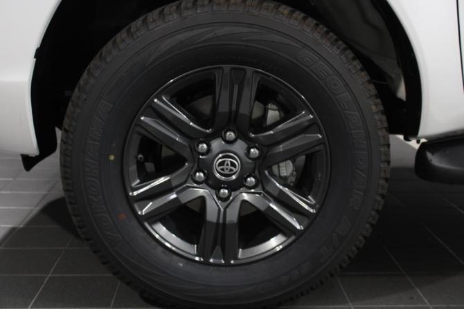 Toyota Hilux VIII Рестайлинг 2 с пробегом 2025 года, цена 7 400 000 рублей, 132 км, offers.body_type.unknown, Автокод Объявления