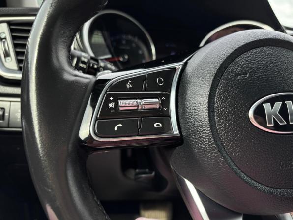 Kia Ceed III с пробегом 2019 года, цена 1 720 000 рублей, 59816 км, хэтчбек, Автокод Объявления