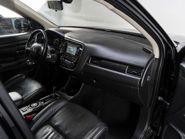 Mitsubishi Outlander III Рестайлинг 2 с пробегом 2015 года, цена 1 850 000 рублей, 217169 км, внедорожник, Автокод Объявления