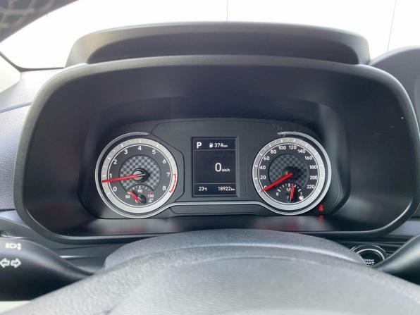 Hyundai Bayon I с пробегом 2023 года, цена 2 191 280 рублей, 18915 км, внедорожник, Автокод Объявления