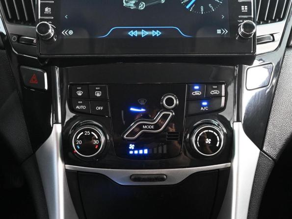 Hyundai Sonata VI (YF) с пробегом 2012 года, цена 1 199 000 рублей, 146102 км, седан, Автокод Объявления