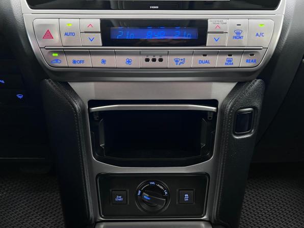 Toyota Land Cruiser Prado 150 Series Рестайлинг 2 с пробегом 2019 года, цена 4 950 000 рублей, 104000 км, внедорожник, Автокод Объявления