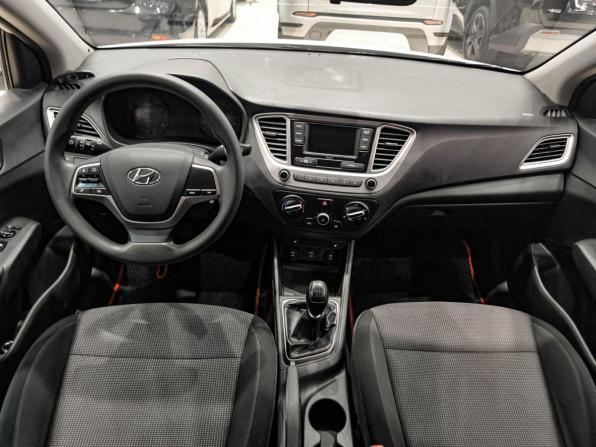 Hyundai Solaris II с пробегом 2020 года, цена 1 099 000 рублей, 131097 км, седан, Автокод Объявления