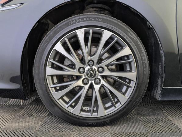 Lexus ES VII с пробегом 2018 года, цена 2 800 000 рублей, 227838 км, седан, Автокод Объявления