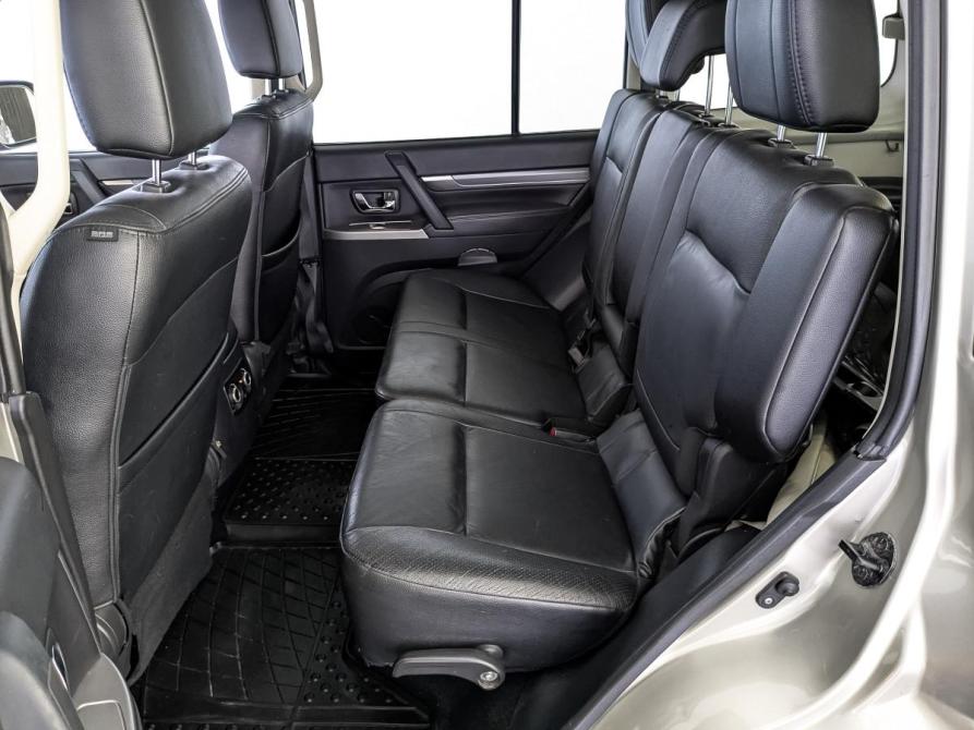 Mitsubishi Pajero IV Рестайлинг 1 Москва  - изображение 18