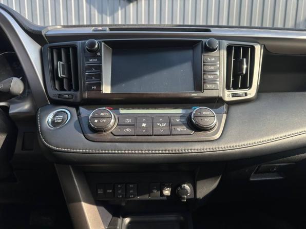 Toyota RAV4 IV (XA40) Рестайлинг с пробегом 2018 года, цена 1 849 000 рублей, 115300 км, внедорожник, Автокод Объявления