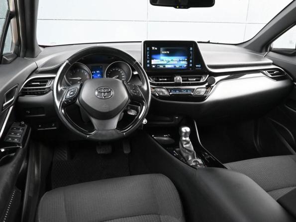Toyota C-HR I Рестайлинг с пробегом 2019 года, цена 2 329 000 рублей, 137207 км, внедорожник, Автокод Объявления
