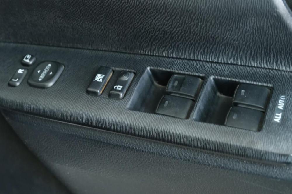 Toyota Noah II (R70) Омск  - изображение 9