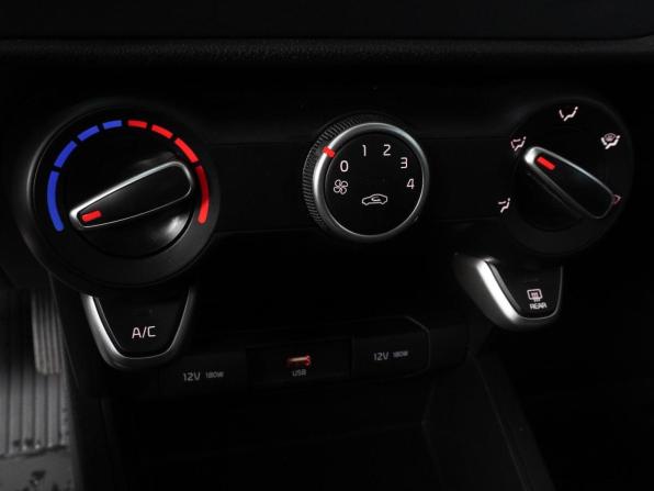 Kia Rio IV Рестайлинг с пробегом 2021 года, цена 1 849 000 рублей, 21664 км, седан, Автокод Объявления