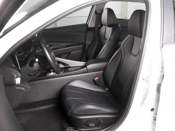 Hyundai Elantra VII (CN7) Рестайлинг с пробегом 2024 года, цена 2 099 000 рублей, 74792 км, седан, Автокод Объявления