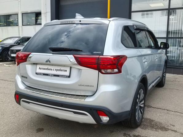 Mitsubishi Outlander III Рестайлинг 3 с пробегом 2019 года, цена 1 700 000 рублей, 238121 км, внедорожник, Автокод Объявления