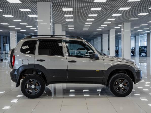Chevrolet Niva I Рестайлинг с пробегом 2017 года, цена 696 000 рублей, 72337 км, внедорожник, Автокод Объявления
