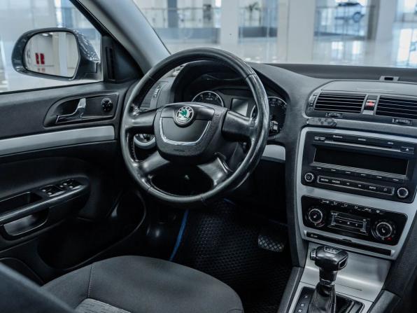 Skoda Octavia II (A5) Рестайлинг с пробегом 2011 года, цена 546 000 рублей, 230513 км, лифтбек, Автокод Объявления
