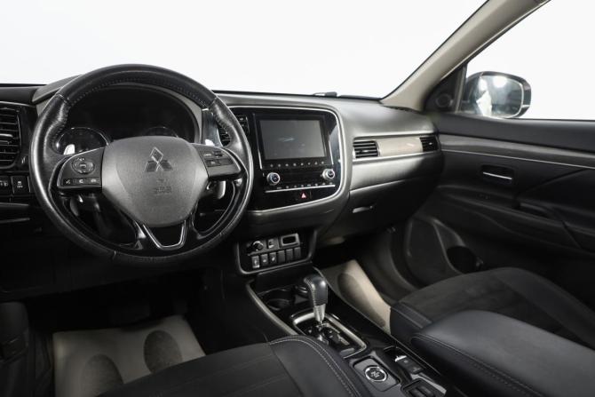 Mitsubishi Outlander III Рестайлинг 3 с пробегом 2021 года, цена 2 699 000 рублей, 108777 км, внедорожник, Автокод Объявления