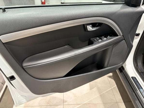 Volvo XC70 II с пробегом 2013 года, цена 1 725 779 рублей, 257072 км, универсал, Автокод Объявления