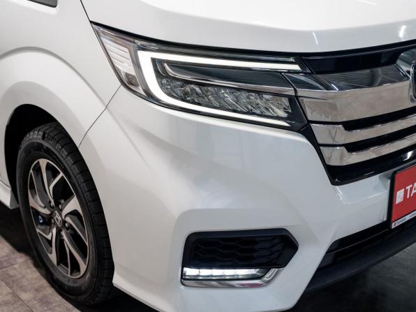 Honda Stepwgn V Рестайлинг с пробегом 2020 года, цена 2 360 000 рублей, 98700 км, минивэн, Автокод Объявления