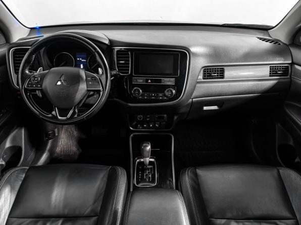 Mitsubishi Outlander III Рестайлинг 3 с пробегом 2018 года, цена 1 840 000 рублей, 173264 км, внедорожник, Автокод Объявления